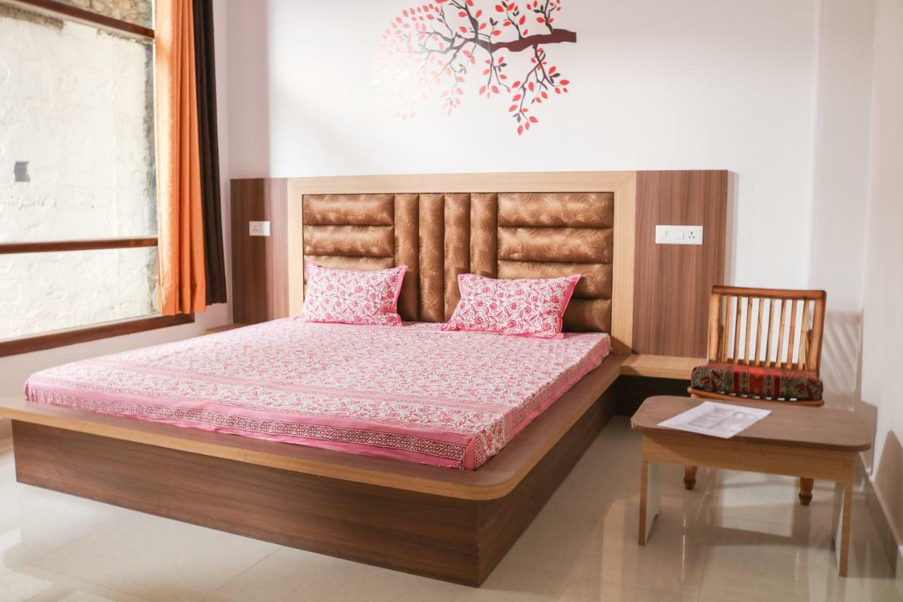 Sai Alok Homestay Шімла Екстер'єр фото